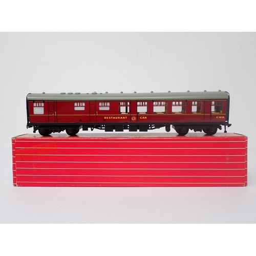 1005 - A boxed Hornby-Dublo No.4071 BR Restaurant Car, unused. Model has a slight indentation on the roof, ... 