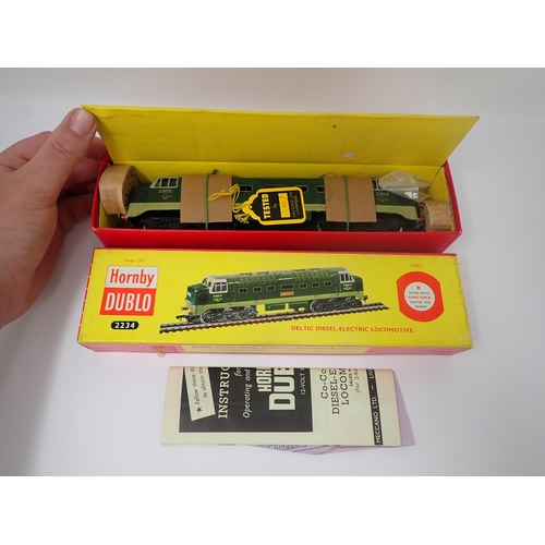 1006 - A Hornby-Dublo Deltic Locomotive 'Crepello', boxed and mint. Model assumed mint as it is still strun... 