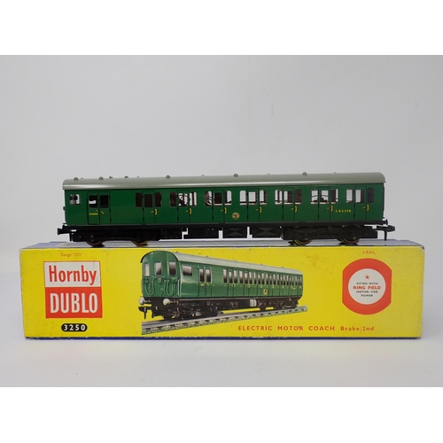 1007 - A boxed Hornby-Dublo No.3250 EMU. Model in mint condition, shows no sign of use to wheels or pick-up... 