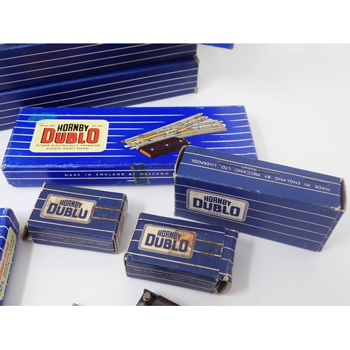 1008 - Ten boxes of Hornby-Dublo 3-rail unused Track, boxed. Comprising EODPL, EODPR, ISPL, EUBR, IBR 1/4, ... 