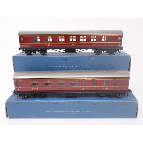 1014 - Two Hornby-Dublo D3 LMS Corridor Coaches, near mint with 4/51 boxes. LMS 1/3rd and brake/3rd, both w... 