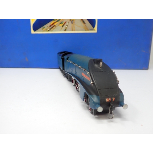 1016 - A boxed Hornby-Dublo EDP1 Gresley Passenger Set, mint, all packing and literature. Locomotive and co... 