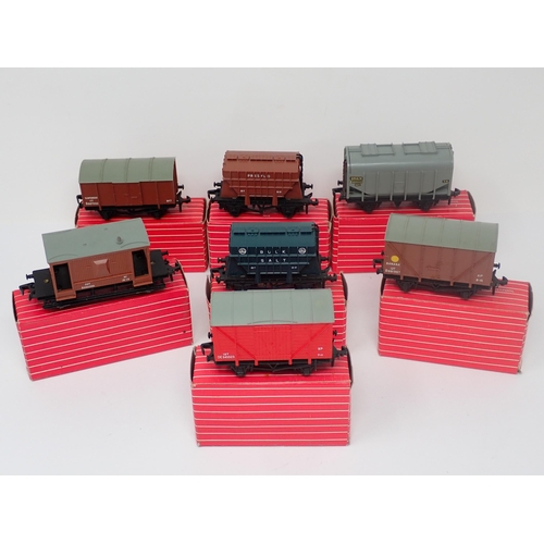 1021 - Seven boxed Hornby-Dublo 2-rail Wagons, unused in superb boxes. Wagons consist of 4301, 4311, 4313, ... 