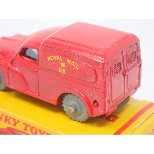 1025 - A boxed Dublo Dinky Toys No.068 Royal Mail Van, mint. Model in mint condition with grey plastic whee... 