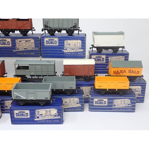 1032 - Fifteen boxed Hornby Dublo SD6 Wagons as per photos. Excellent to mint, some have not been run. Boxe... 