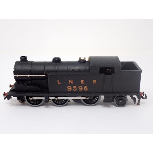 1036 - A rare Hornby-Dublo EDG7 LNER Tank Goods Set with Royal Scot Box. This rare set has a factory date s... 