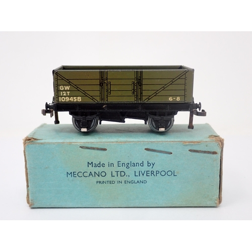 1043 - A boxed Hornby-Dublo D1 G.W.R. Open Goods Wagon. Model in mint condition, box in good condition plus... 