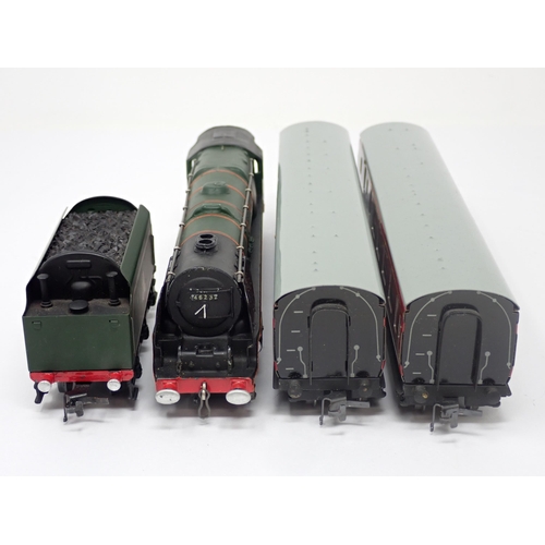 1047 - A boxed Hornby-Dublo EDP22 'Royal Scot' Passenger Set. Locomotive and carriages in mint condition. B... 