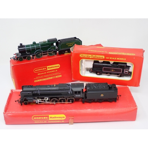 1067 - A boxed Hornby 00 gauge R550 2-10-0 Locomotive, a boxed R350 4-4-0 L1 SR Locomotive and a boxed R052... 