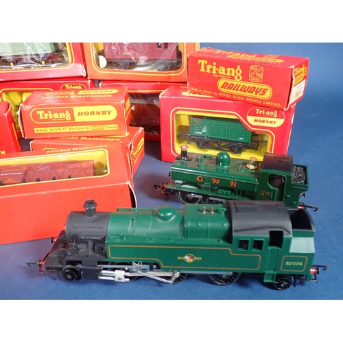 1068 - Seventeen boxed Triang/Hornby 00 gauge Wagons including R738 Continental Ferry Van, three unboxed Wa... 