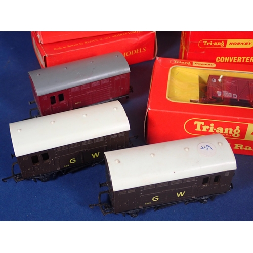 1068 - Seventeen boxed Triang/Hornby 00 gauge Wagons including R738 Continental Ferry Van, three unboxed Wa... 