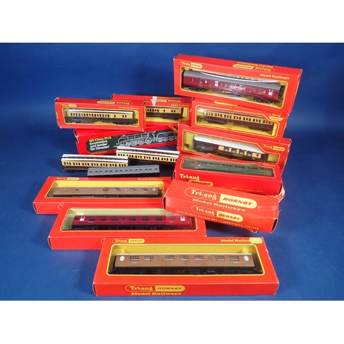 1069 - Twelve boxed Triang/Hornby 00 gauge Coaches including 3x R332, 3x R333, Clerestory R745/6, R422A/, R... 