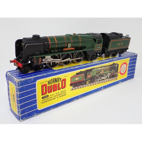 1079 - A boxed Hornby-Dublo No.3235 West Country 'Dorchester' Locomotive. Model and box both very good