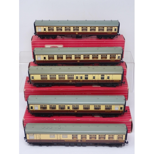 1081 - Five boxed Hornby-Dublo Western Region Coaches including 4070 Restaurant car, 4050 Corridor Coach, 4... 