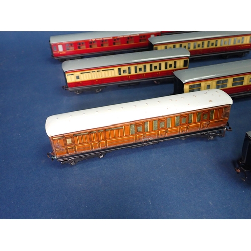 1083 - Twenty five unboxed 3-rail Coaches. Condition varies