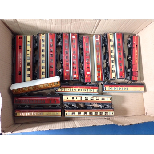 1083 - Twenty five unboxed 3-rail Coaches. Condition varies