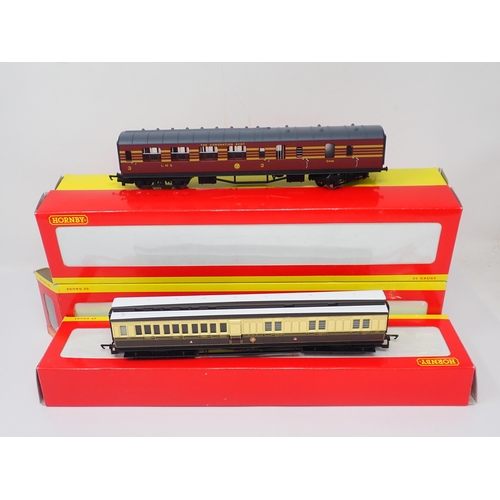 1095 - Two boxed Hornby 00 gauge No.4141 LMS Coronation Composite Coaches, two boxed No.4142 Coronation Bra... 