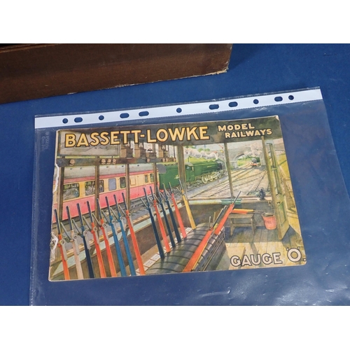 1104 - A boxed Bassett-Lowke No.754/5 0 gauge 3-rail B.R. Midland Compound Passenger Set. Generally in exce... 