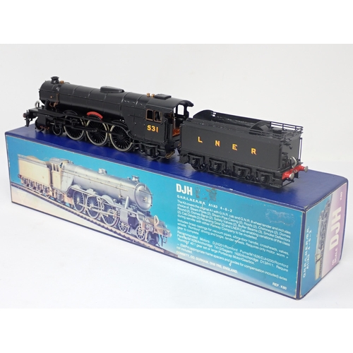 1114 - A DJH kit built 00 gauge LNER A3 'Isinglass' Locomotive No.531. Locomotive and tender pick up with p... 