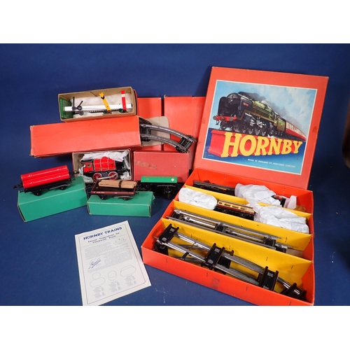 1122 - A boxed Hornby 0 gauge clockwork No.21 Passenger Set, a boxed M1 Locomotive, boxed No.50 Low sided W... 