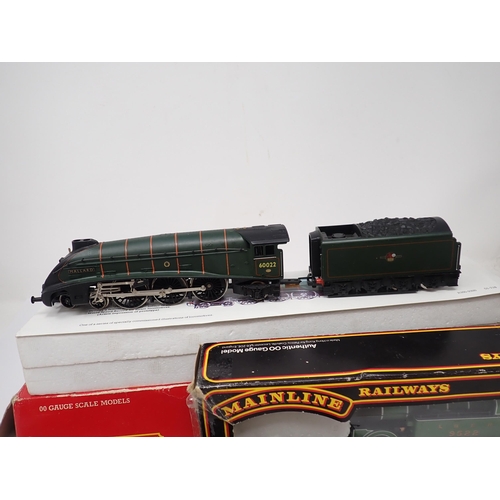 1133 - A boxed Hornby 00 gauge A4 'Mallard' Locomotive in B.R. green livery, a boxed Mainline N2 Class 0-6-... 