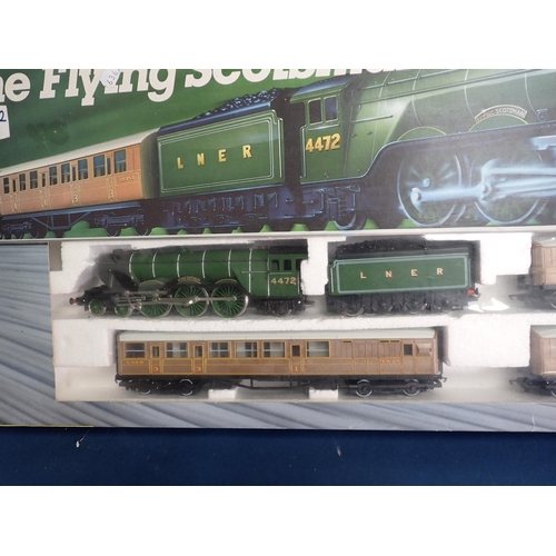 1134 - A boxed Hornby 00 gauge Intercity 225 Set (box damaged) and a boxes 'The Flying Scotsman' Set