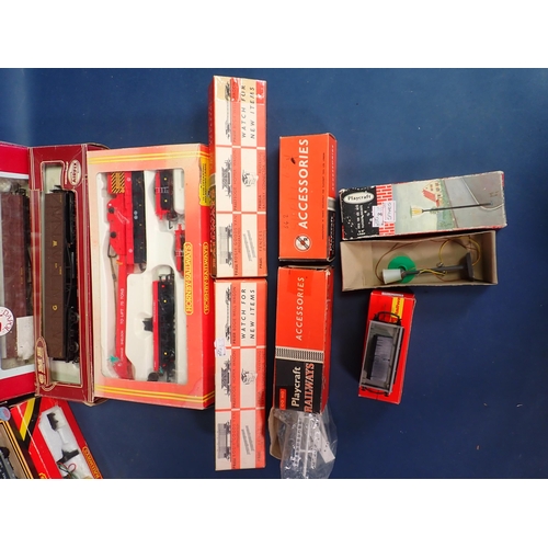 1148 - A boxed Hornby 00 gauge Breakdown Crane, various boxed Hornby, Dapol, Wrenn and Playcraft Coaches, W... 