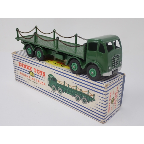 1152 - A boxed Dinky Toys No.905 green Foden chain side Flat Truck