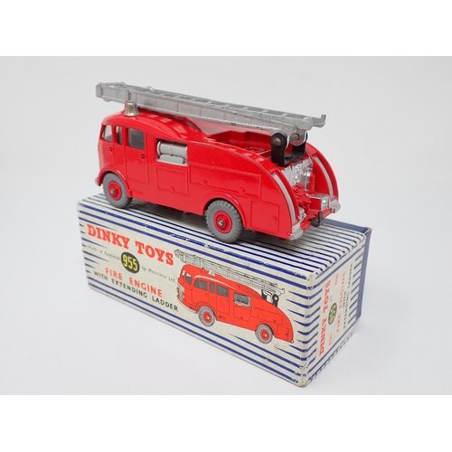 1170 - A boxed Dinky Toys No.955 Fire Engine