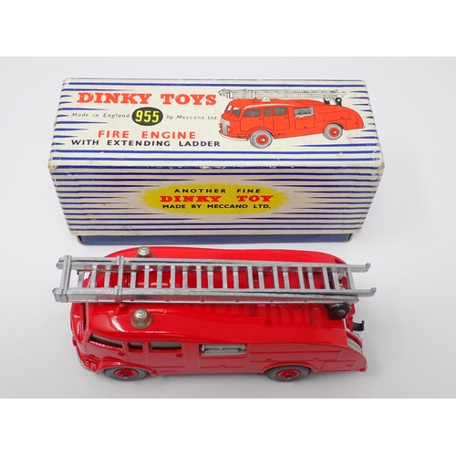 1170 - A boxed Dinky Toys No.955 Fire Engine