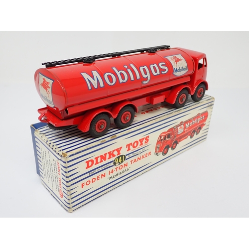 1182 - A boxed Dinky Toys No.941 Foden 14-Ton 'Mobilgas' Tanker