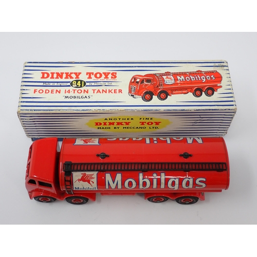 1182 - A boxed Dinky Toys No.941 Foden 14-Ton 'Mobilgas' Tanker