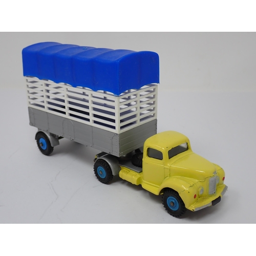 1207 - A boxed Dinky Toys No.424 Commer Convertible Articulated Truck