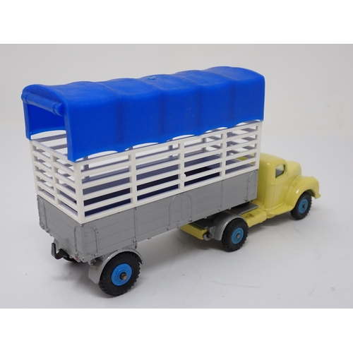 1207 - A boxed Dinky Toys No.424 Commer Convertible Articulated Truck