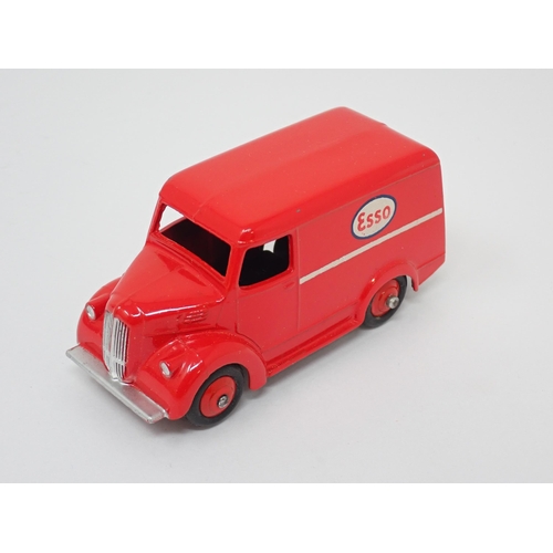 1229 - A Dinky Toys No.31A Trade Box containing one Esso Trojan Van