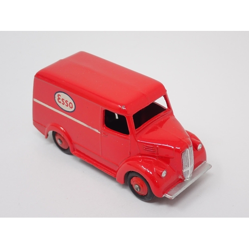 1229 - A Dinky Toys No.31A Trade Box containing one Esso Trojan Van