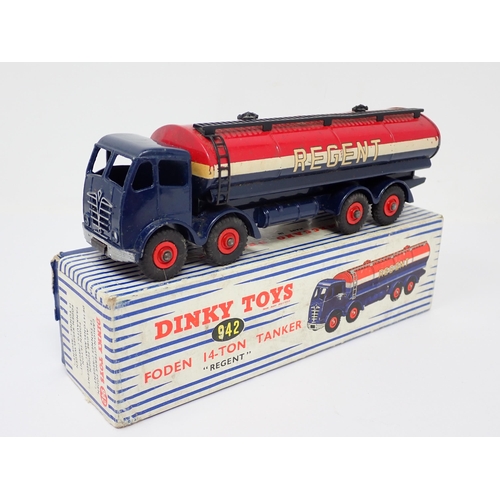 1239 - A boxed Dinky Toys No.942 Foden 'Regent' Tanker