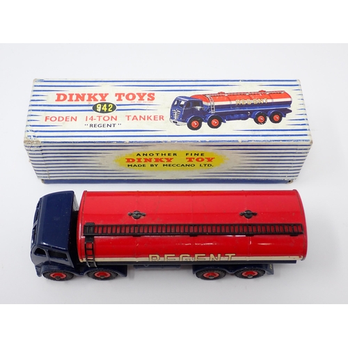 1239 - A boxed Dinky Toys No.942 Foden 'Regent' Tanker