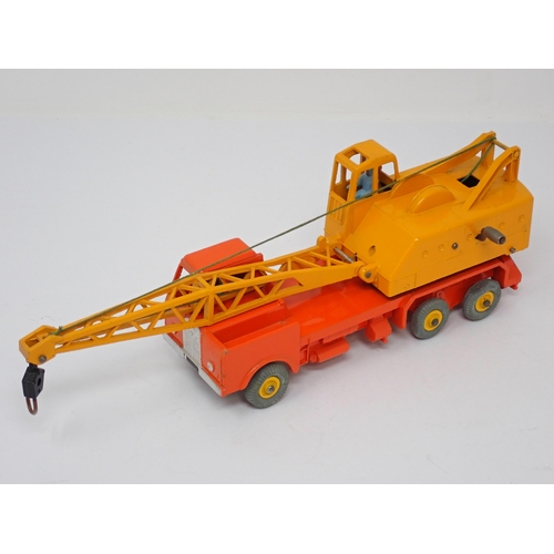 1251 - A boxed Dinky Toys No.972 20-ton Lorry Mounted Crane with insert