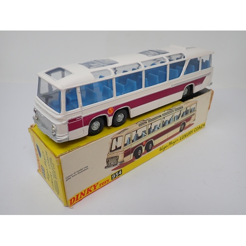 1252 - A boxed Dinky Toys No.954 Vega Major Luxury Coach