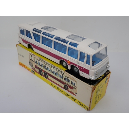 1252 - A boxed Dinky Toys No.954 Vega Major Luxury Coach