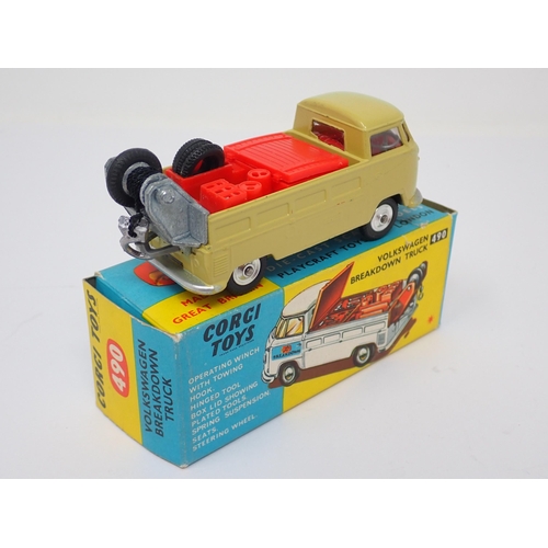 1255 - A boxed Corgi Toys No.490 Volkswagen Breakdown Truck