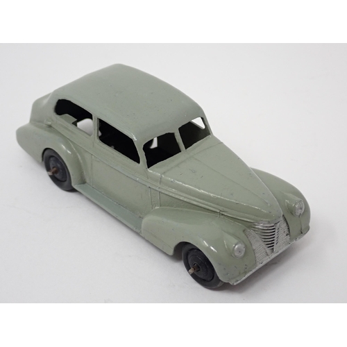 1268 - A Dinky Toys No.39B grey Oldsmobile