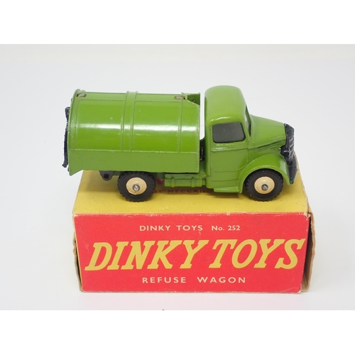 1285 - A rare boxed Dinky Toys No.252 green Refuse Wagon