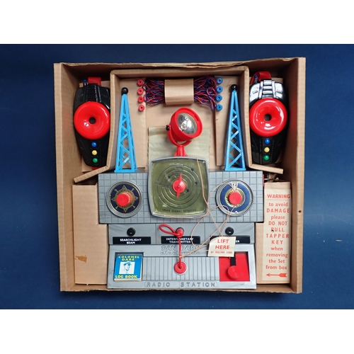 1289 - A boxed Merit Dan Dare Radio Station and a Bagatelle Board