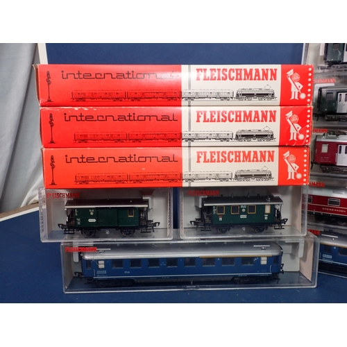 1320 - Sixteen boxed Fleischmann H0 Scale Coaches and Wagons including Nos. 5153, 5136, 5155, 5055, 5051, 5... 