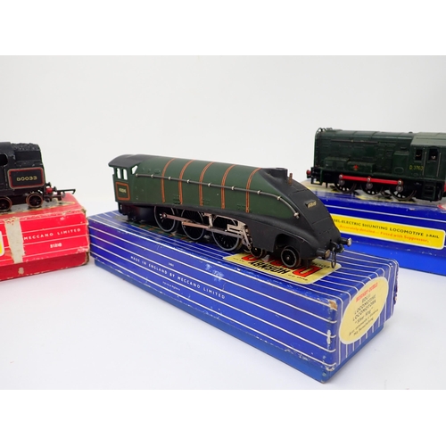 1333 - A boxed Hornby-Dublo 3-rail EDL11 'Silver King' Locomotive lacking tender, locomotive is very good c... 