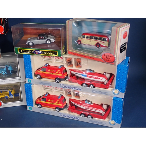 1420 - A box of Exclusive First Edition, Lledo and other boxed Vehicles