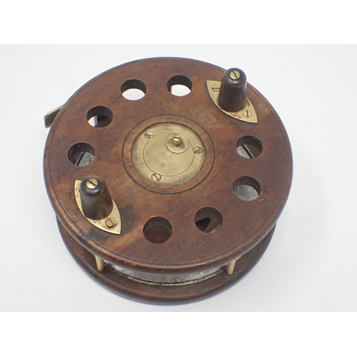 1607 - A Slater style wooden star back Fishing Reel