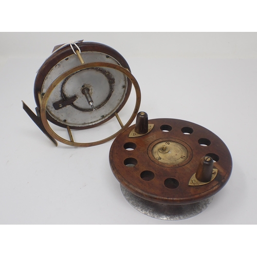 1607 - A Slater style wooden star back Fishing Reel